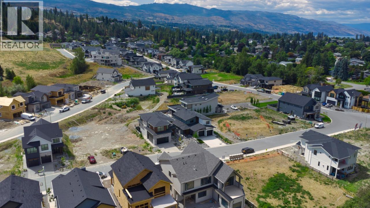 925 Bull Crescent. Kelowna, British Columbia