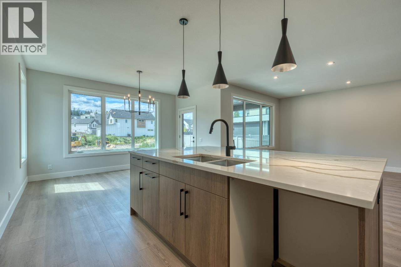 925 Bull Crescent. Kelowna, British Columbia