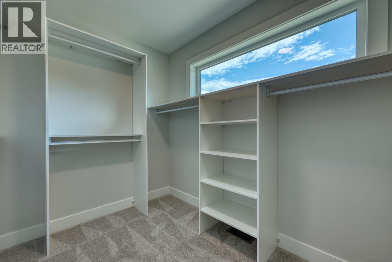 925 Bull Crescent. Kelowna, British Columbia