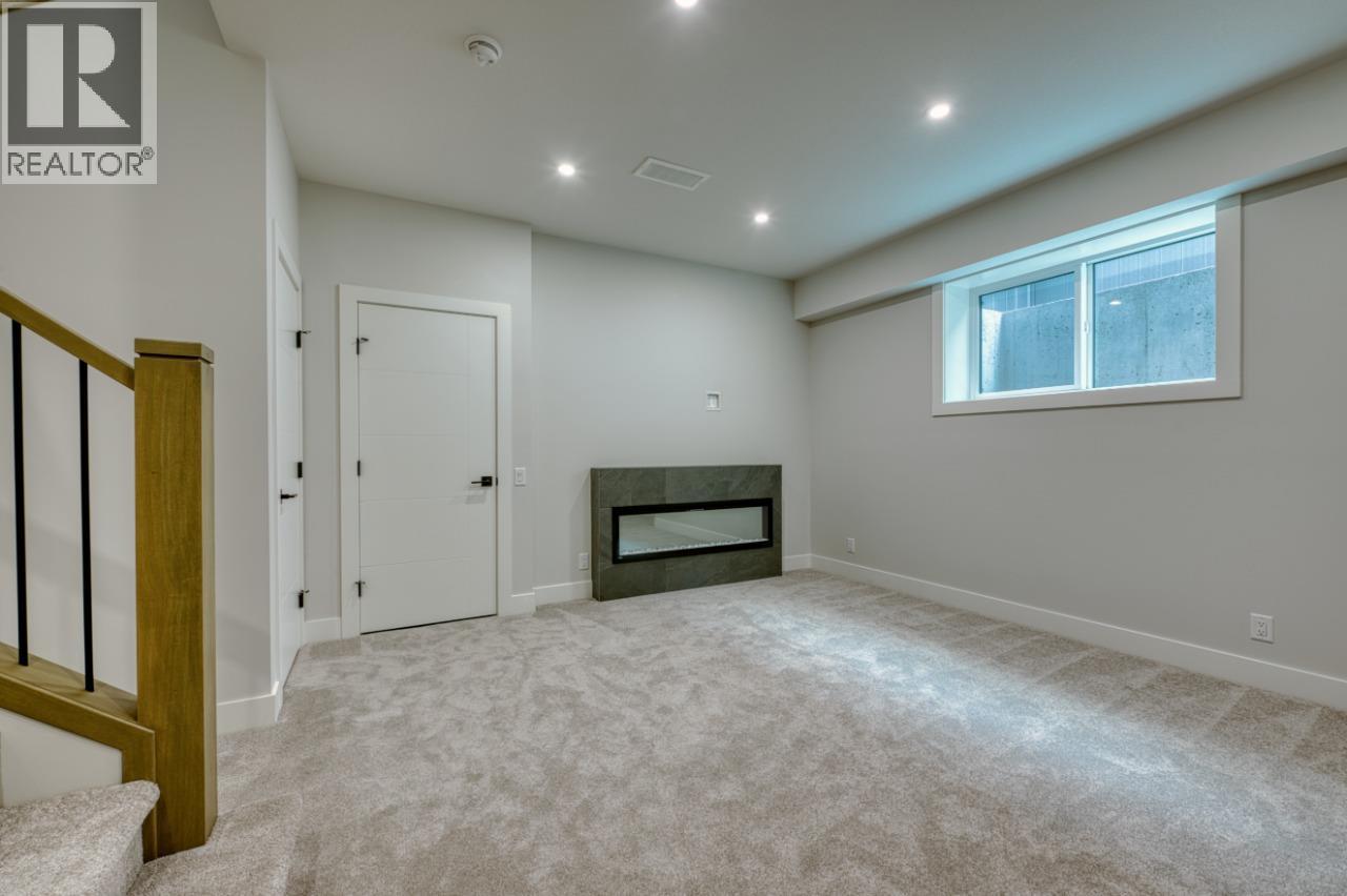 925 Bull Crescent. Kelowna, British Columbia