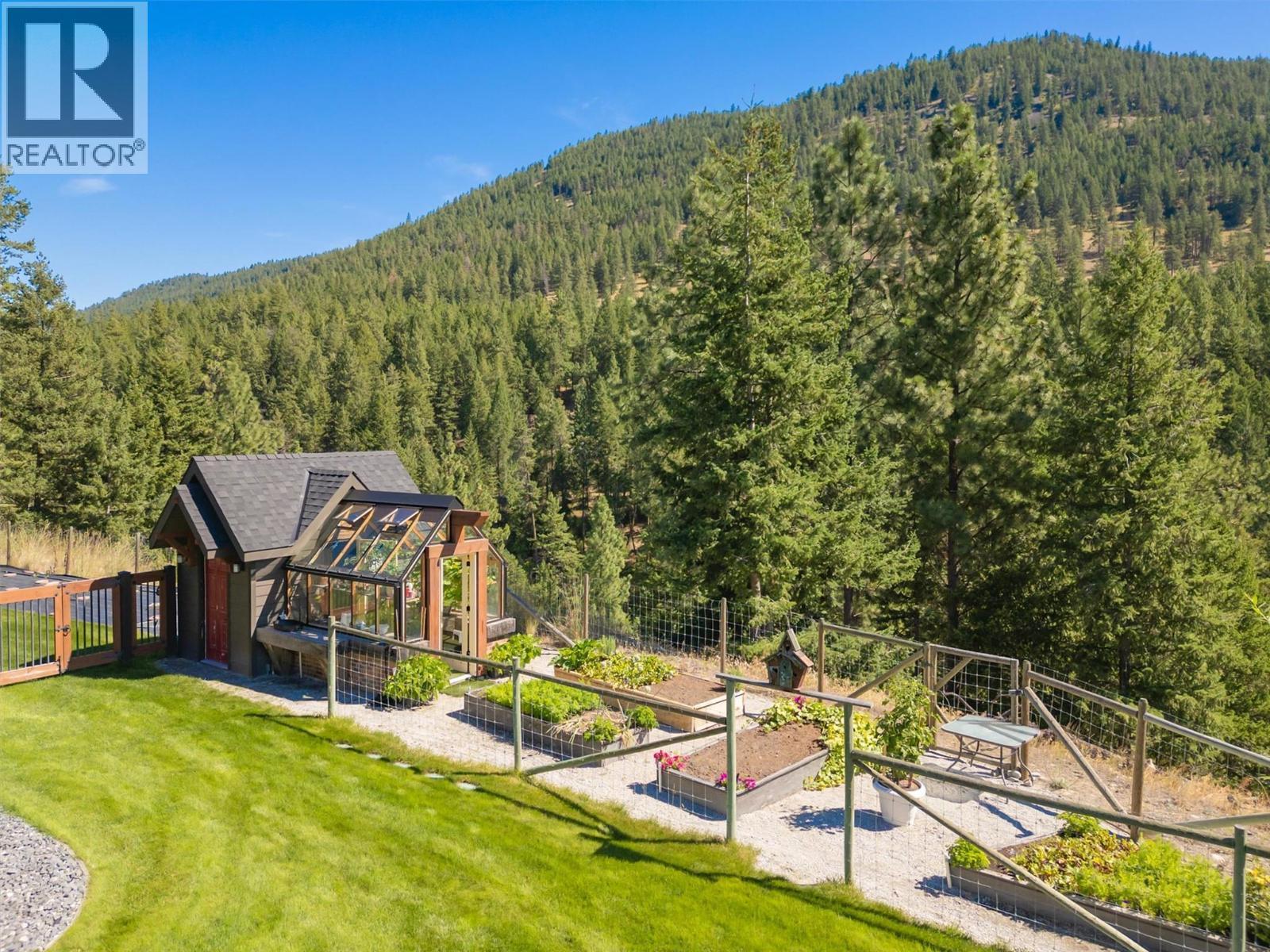 4495 Maxwell Road. Peachland, British Columbia