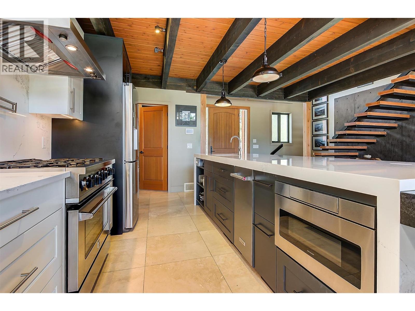 4495 Maxwell Road. Peachland, British Columbia