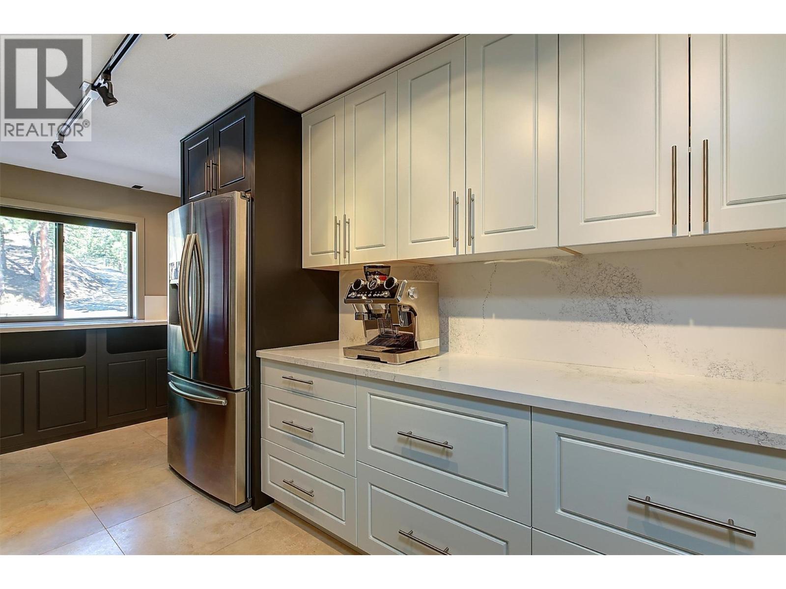 4495 Maxwell Road. Peachland, British Columbia