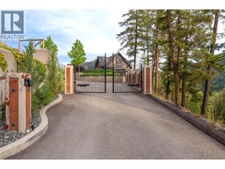 4495 Maxwell Road. Peachland, British Columbia