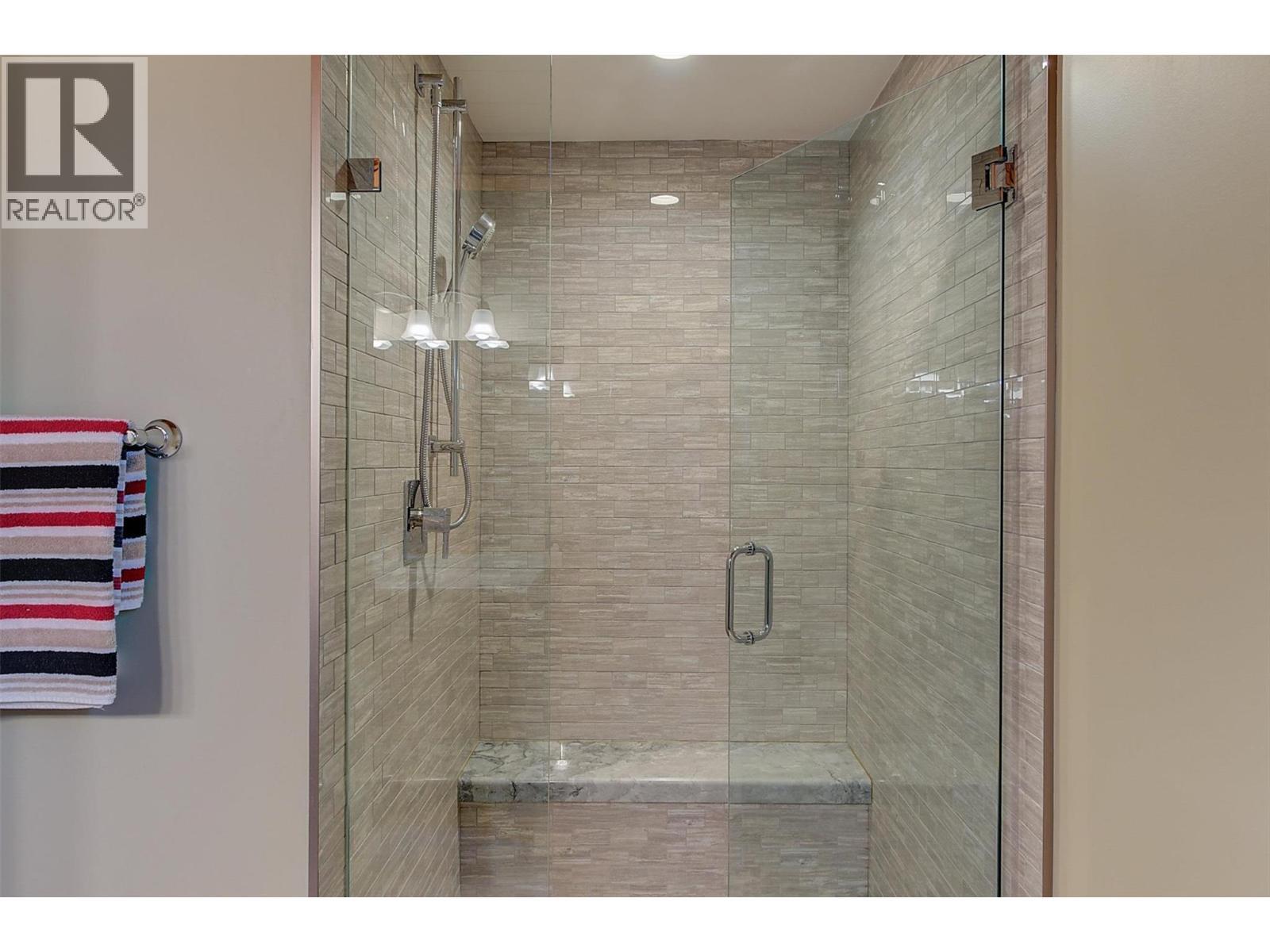 4495 Maxwell Road. Peachland, British Columbia