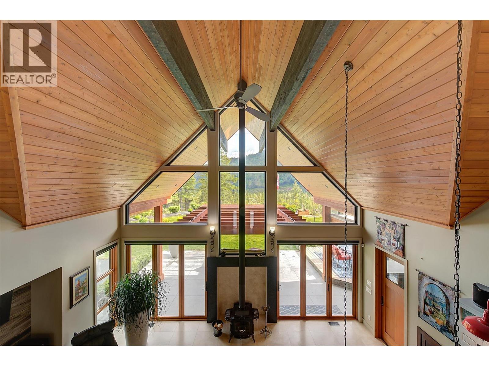 4495 Maxwell Road. Peachland, British Columbia