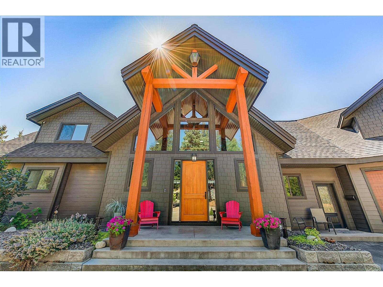 4495 Maxwell Road. Peachland, British Columbia