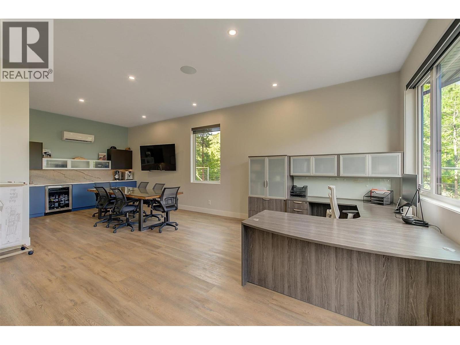 4495 Maxwell Road. Peachland, British Columbia