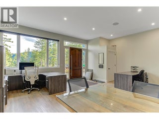 4495 Maxwell Road. Peachland, British Columbia
