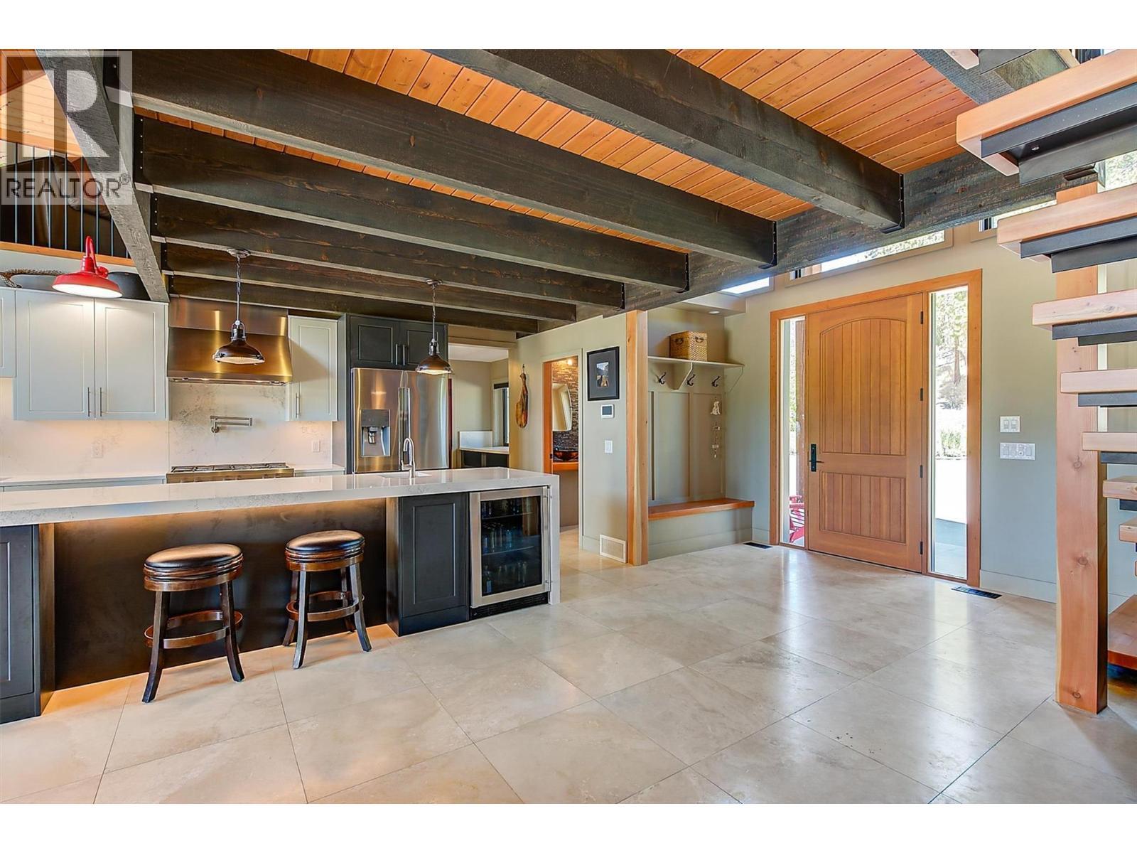 4495 Maxwell Road. Peachland, British Columbia