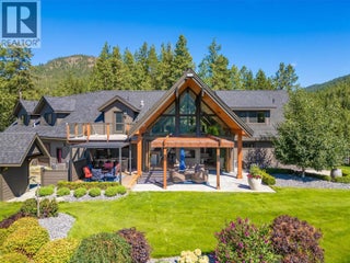 4495 Maxwell Road. Peachland, British Columbia