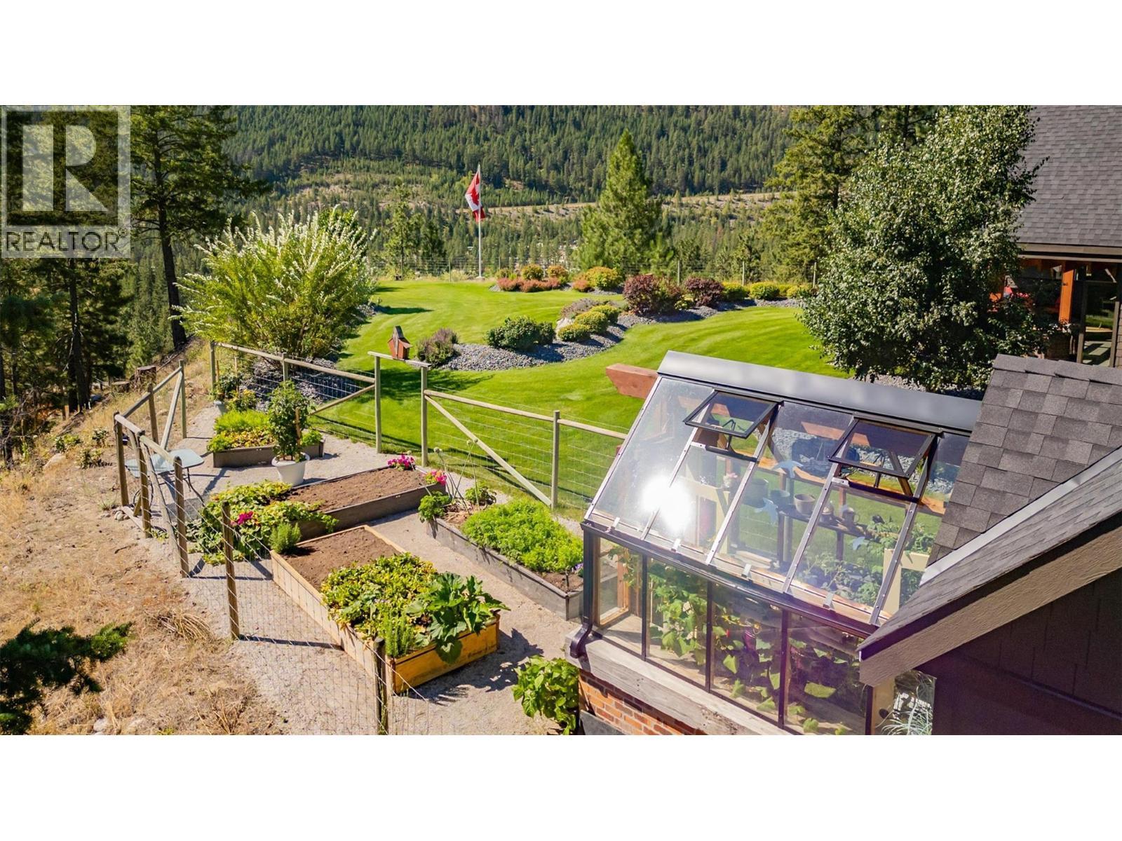 4495 Maxwell Road. Peachland, British Columbia