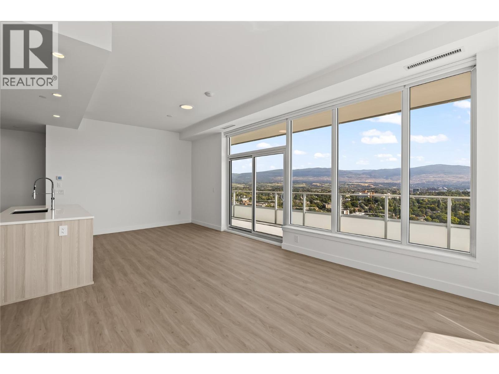 238 Leon Avenue Unit# 2107. Kelowna, British Columbia