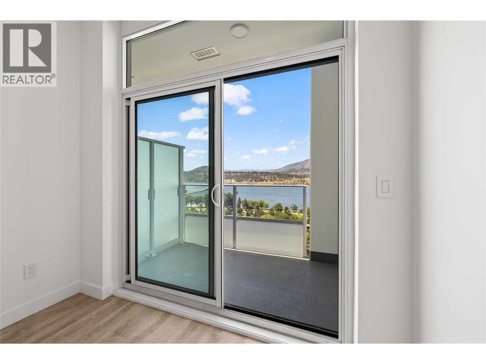 238 Leon Avenue Unit# 2107. Kelowna, British Columbia