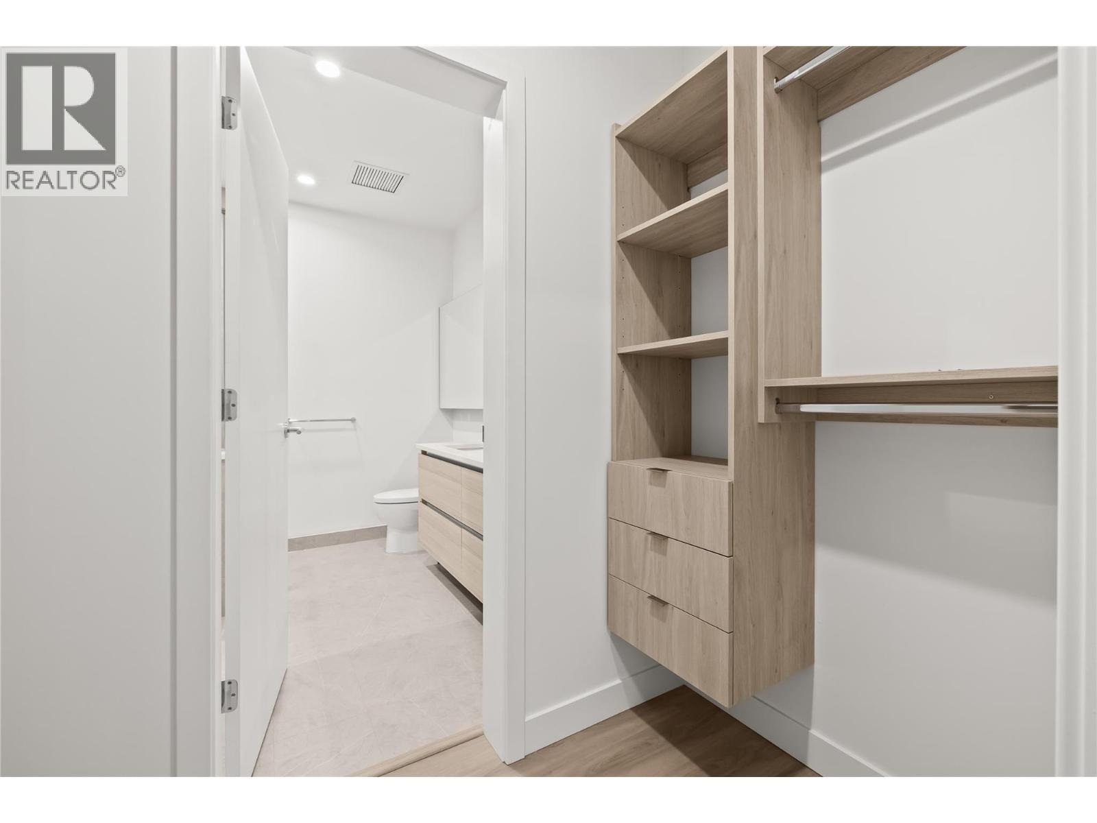 238 Leon Avenue Unit# 2107. Kelowna, British Columbia