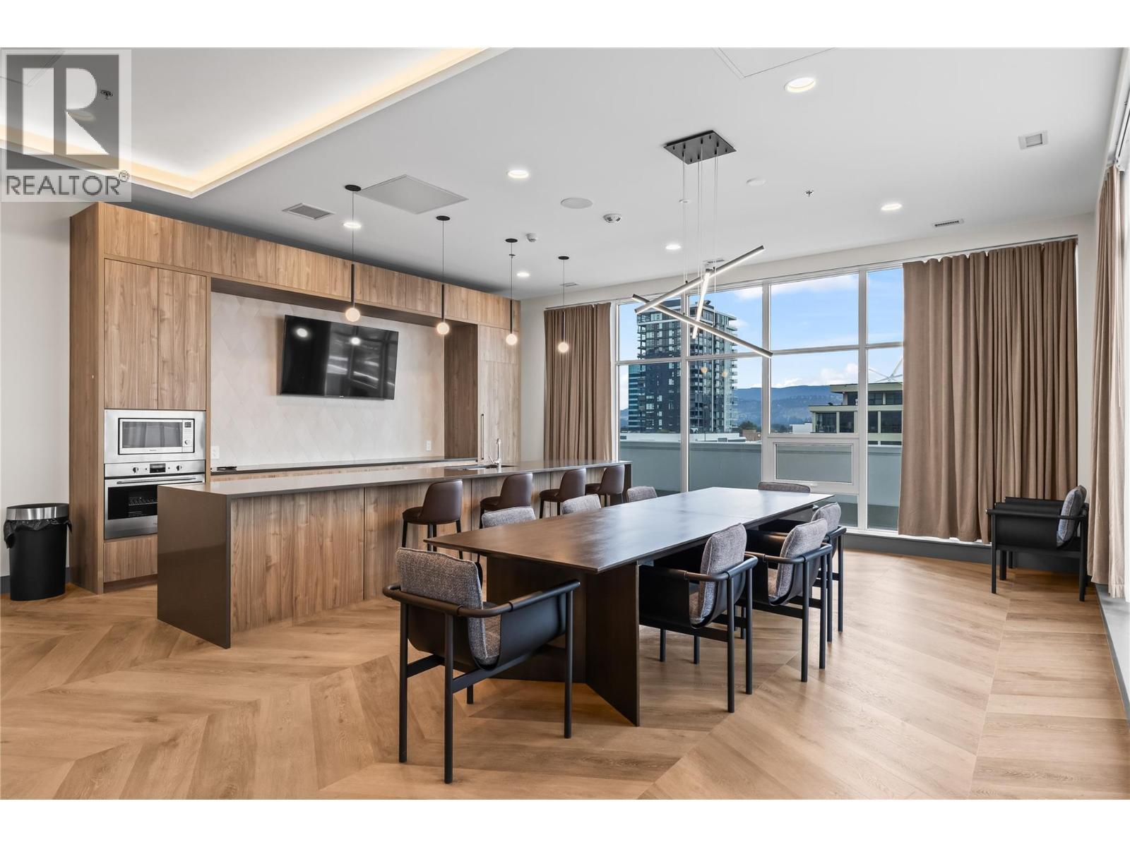 238 Leon Avenue Unit# 2107. Kelowna, British Columbia