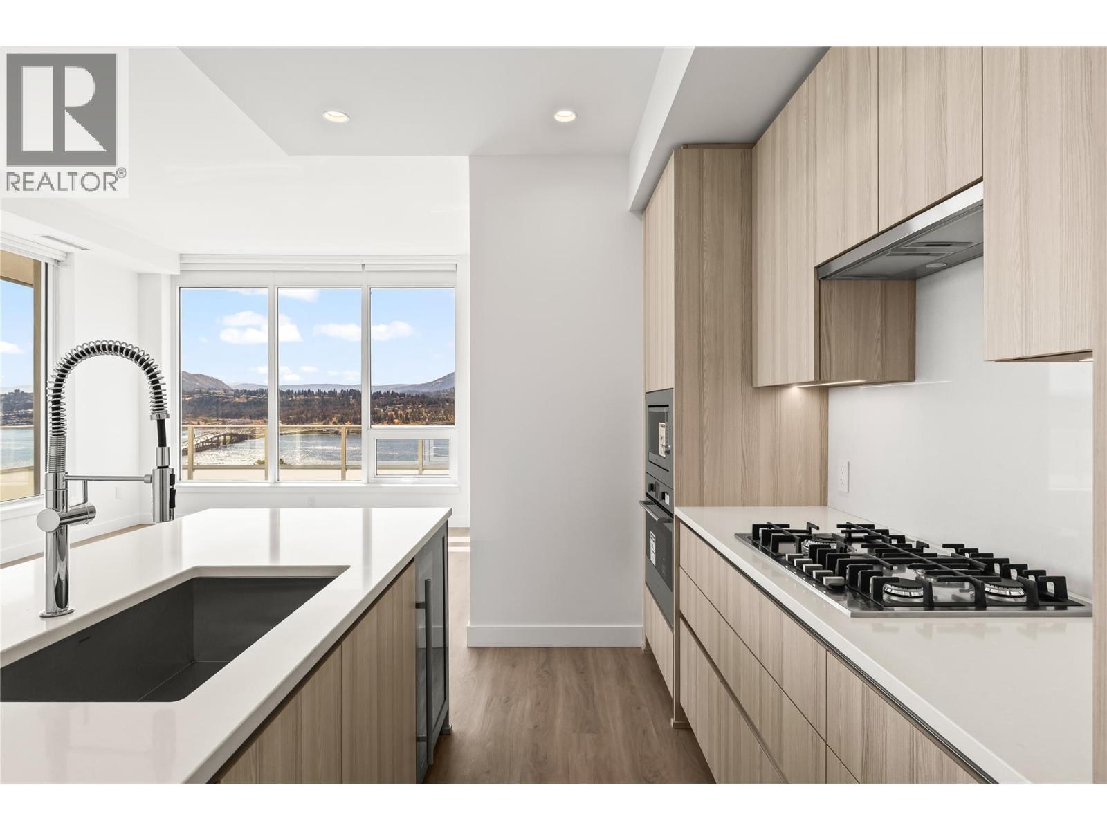 238 Leon Avenue Unit# 2107. Kelowna, British Columbia