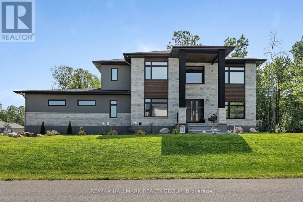 595 Shoreway Drive, Ottawa