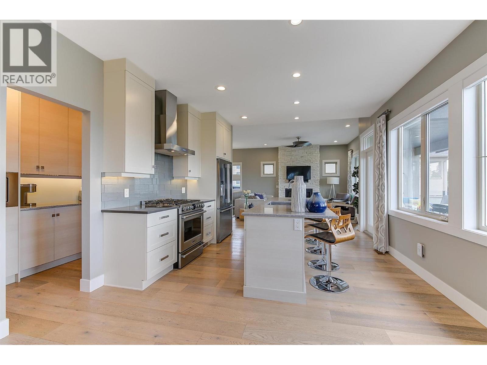 514 Quartz Crescent Unit# 6. Kelowna, British Columbia