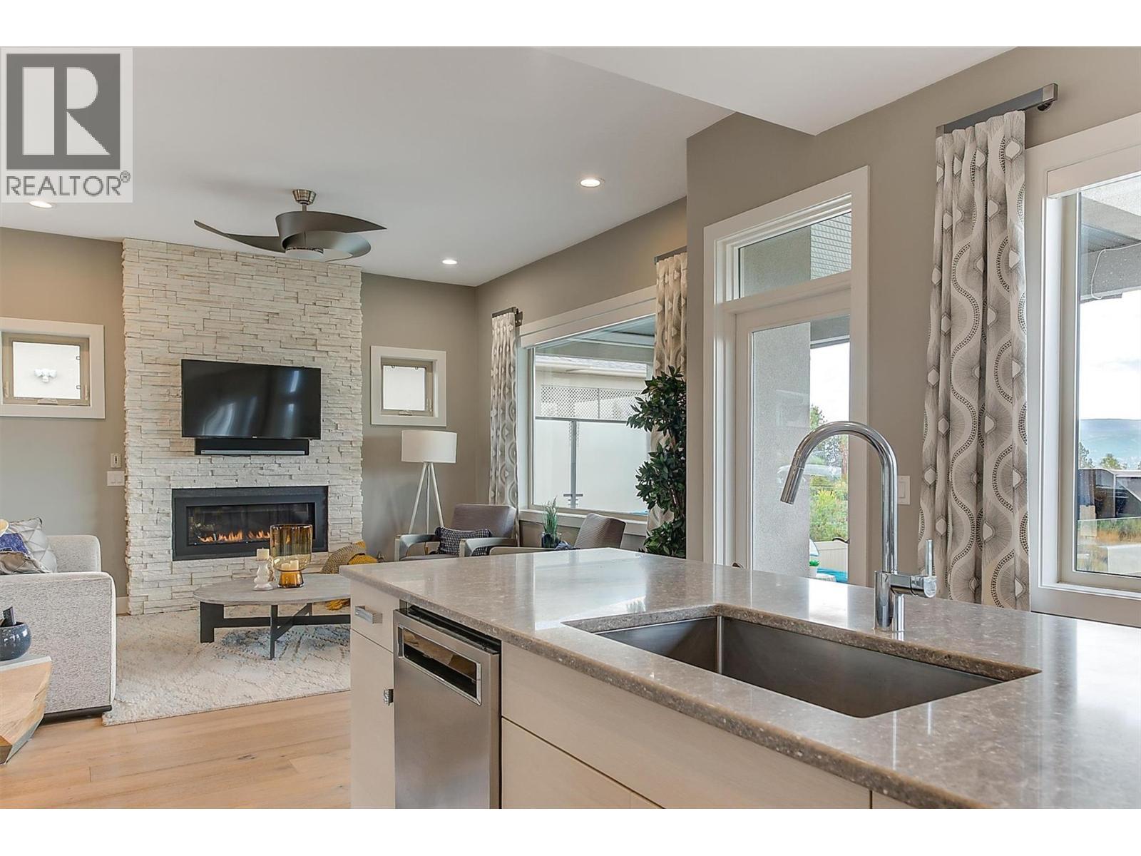 514 Quartz Crescent Unit# 6. Kelowna, British Columbia