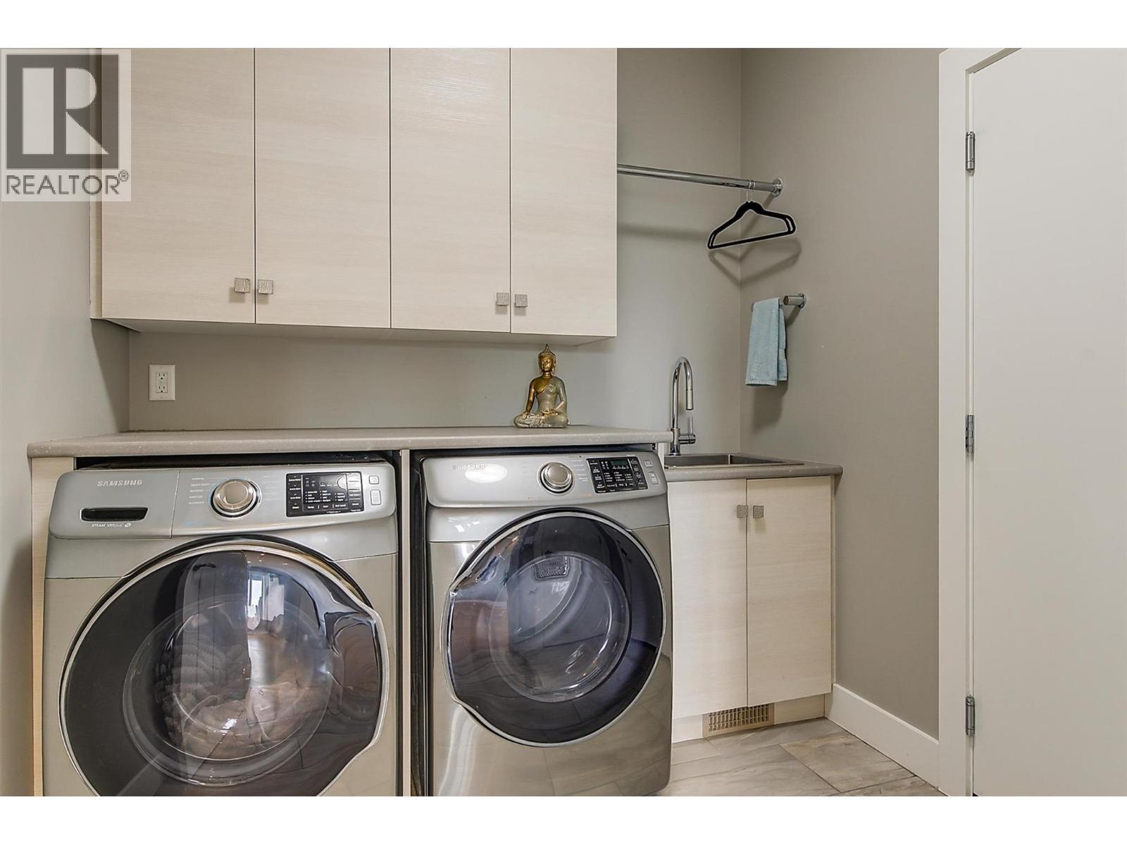 514 Quartz Crescent Unit# 6. Kelowna, British Columbia