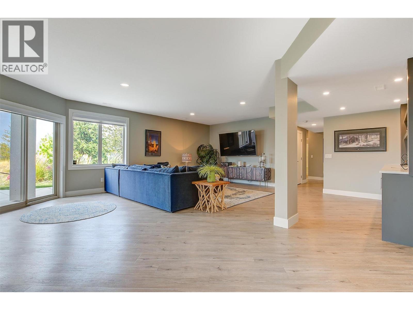 514 Quartz Crescent Unit# 6. Kelowna, British Columbia