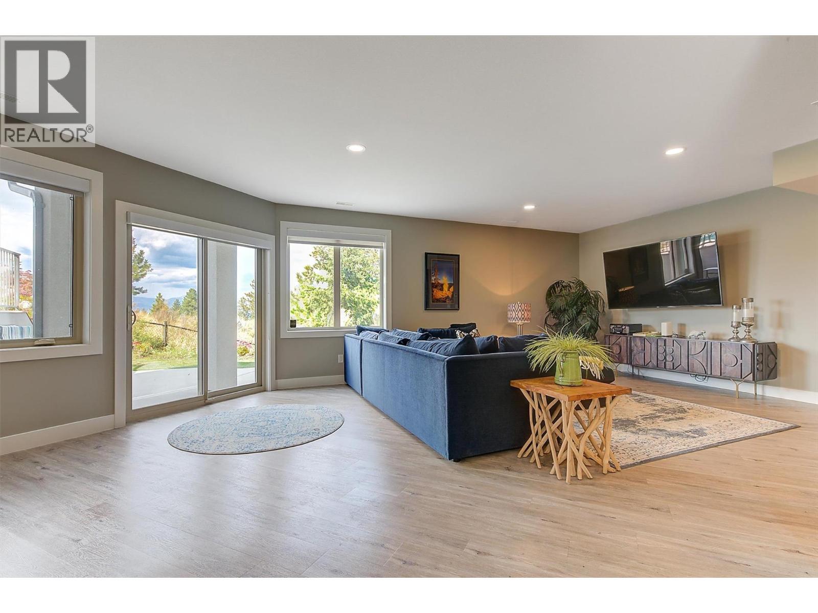 514 Quartz Crescent Unit# 6. Kelowna, British Columbia