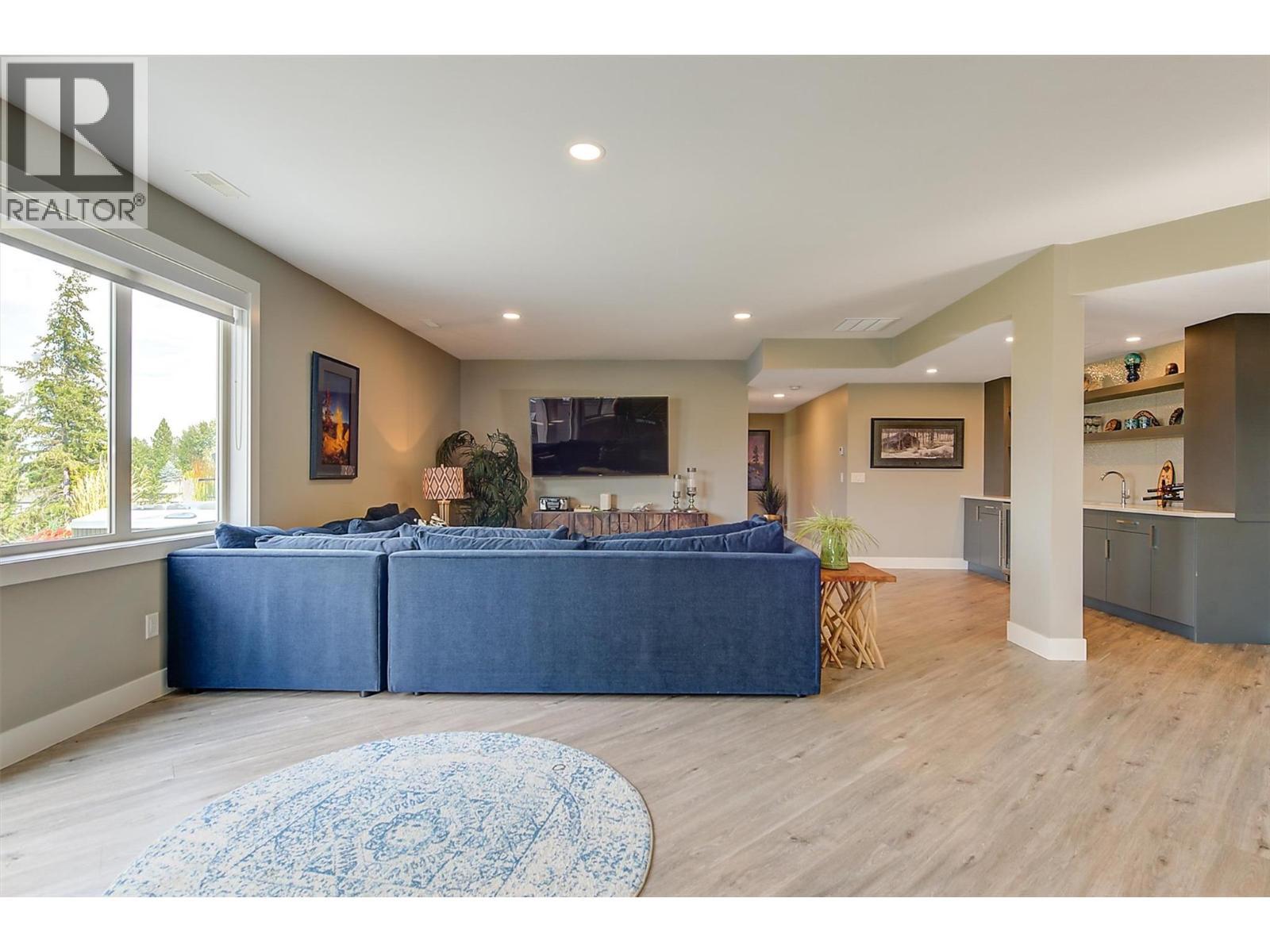 514 Quartz Crescent Unit# 6. Kelowna, British Columbia