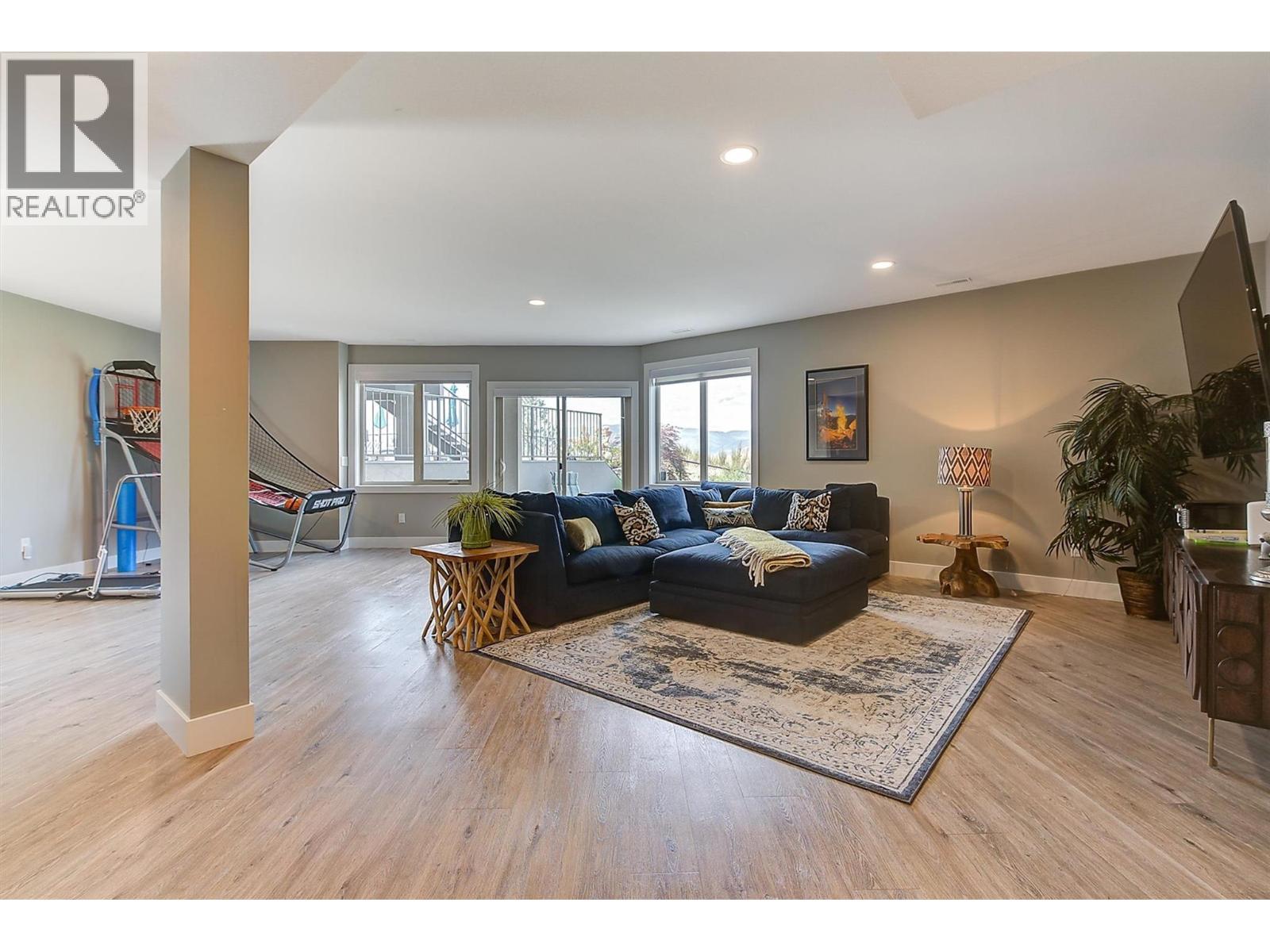 514 Quartz Crescent Unit# 6. Kelowna, British Columbia