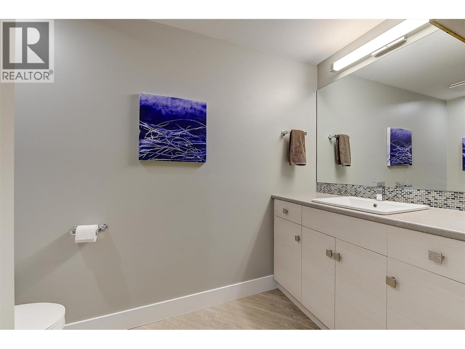 514 Quartz Crescent Unit# 6. Kelowna, British Columbia