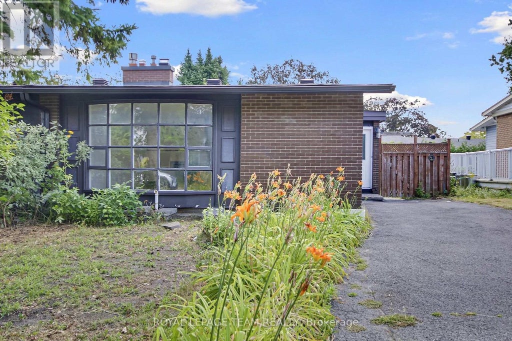 52 Bowhill Avenue, Ottawa