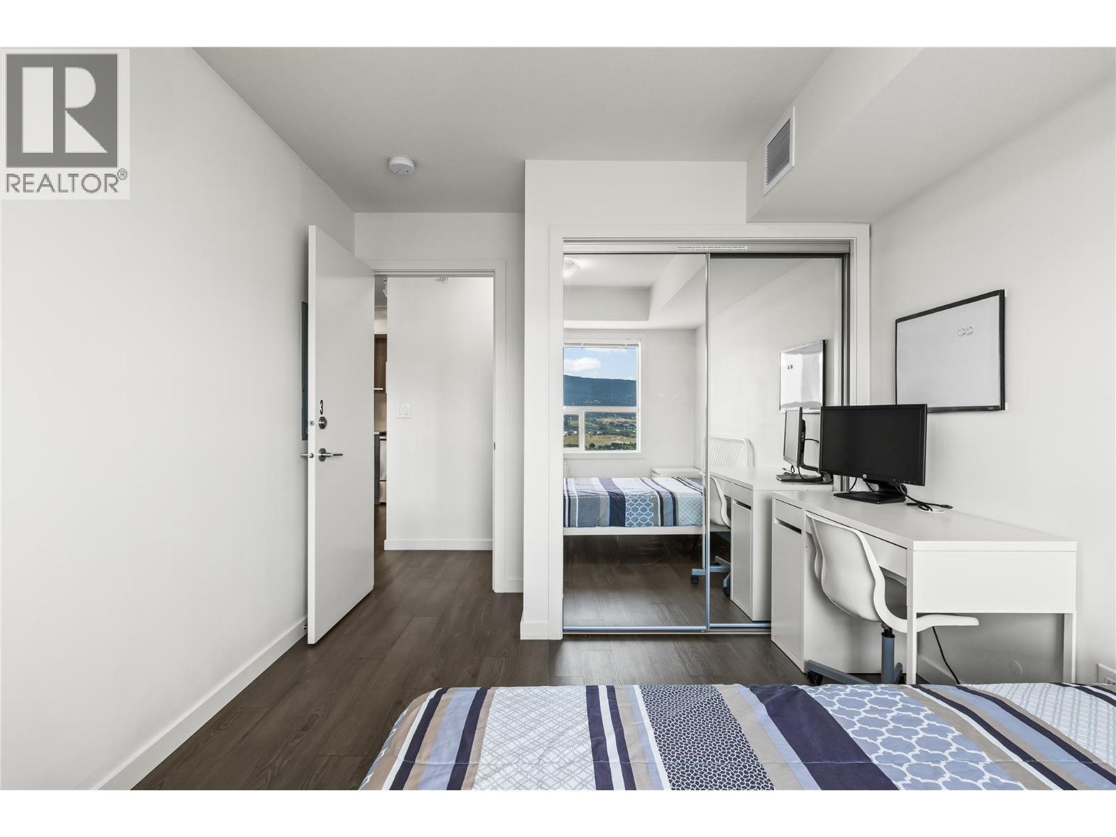 775 Academy Way Unit# Ph17. Kelowna, British Columbia