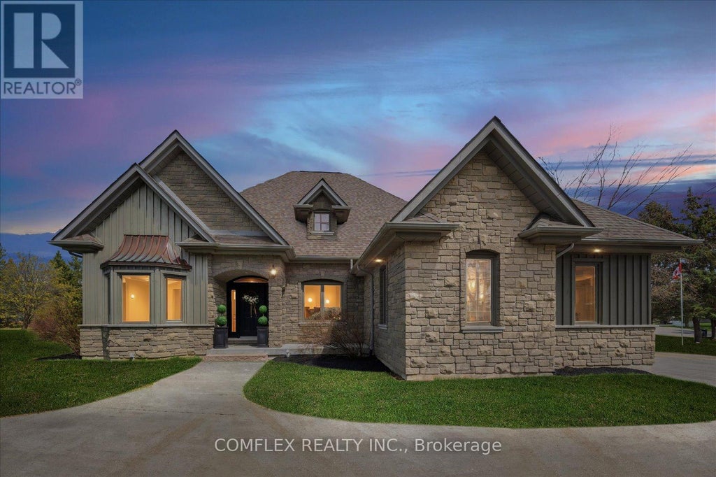 2 Taunus Court, Clarington