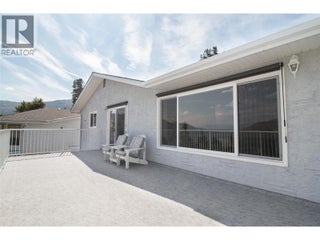 6335 Topham Place. Peachland, British Columbia