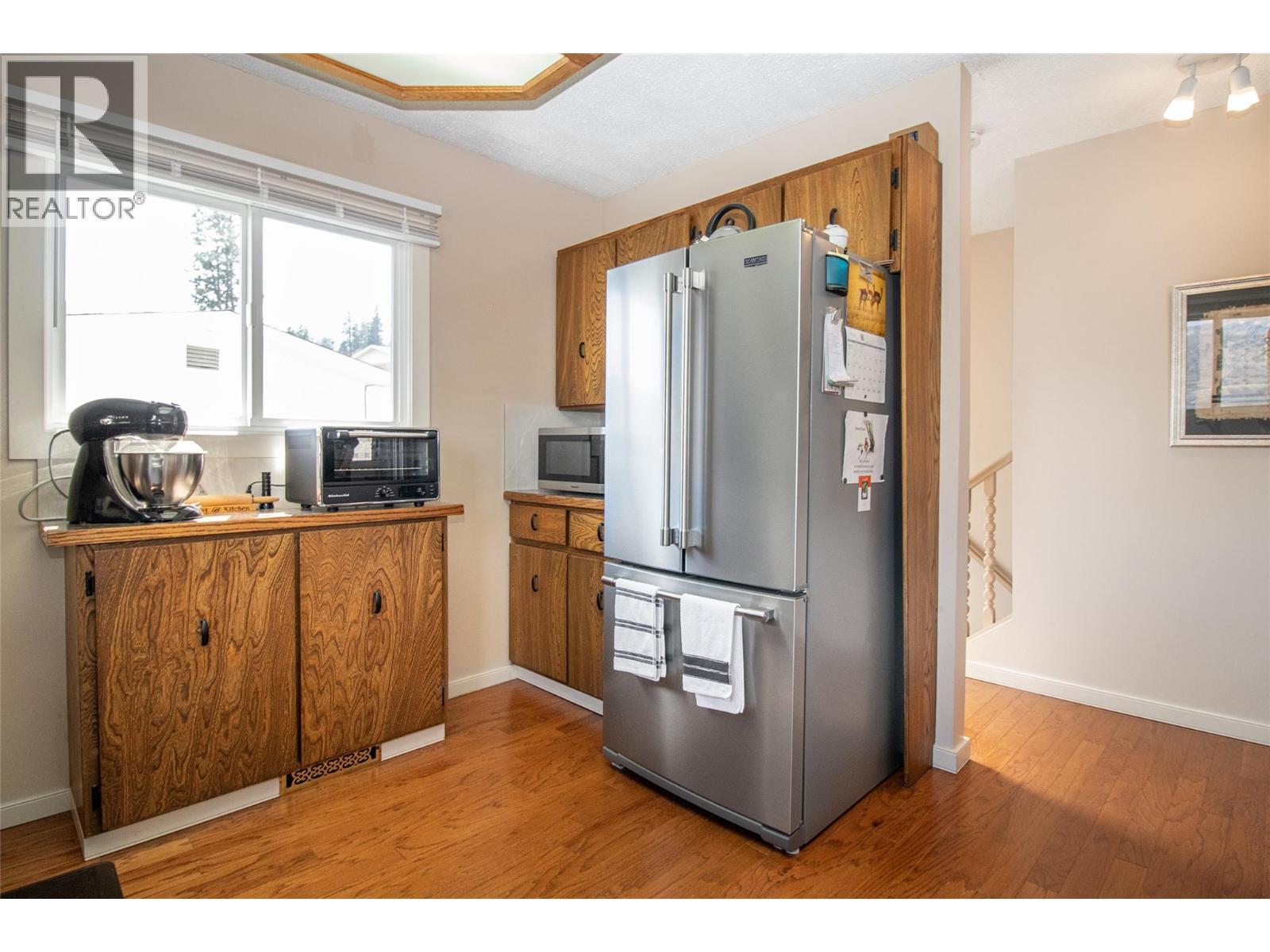 6335 Topham Place. Peachland, British Columbia