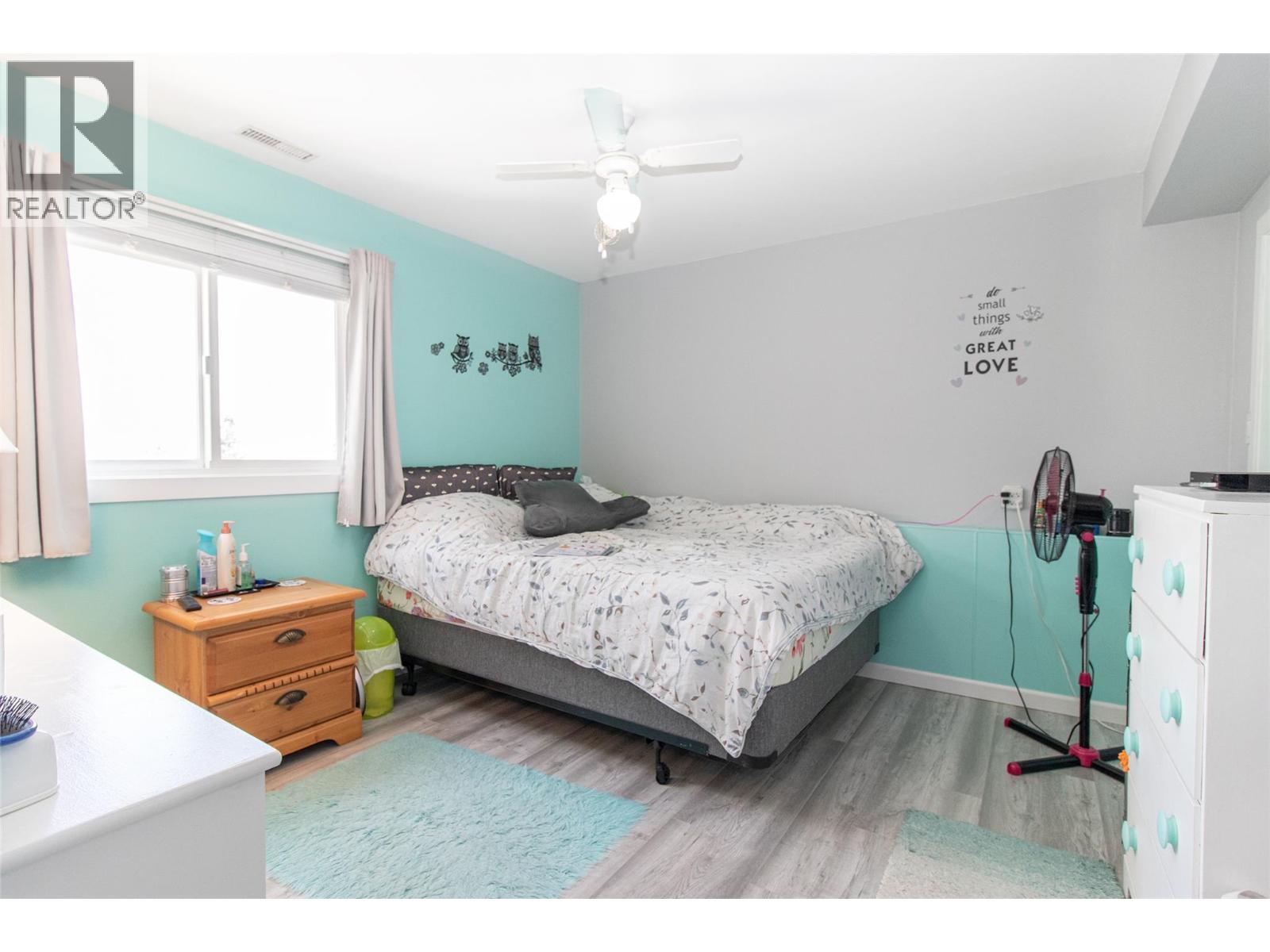 6335 Topham Place. Peachland, British Columbia