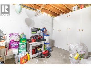 6335 Topham Place. Peachland, British Columbia