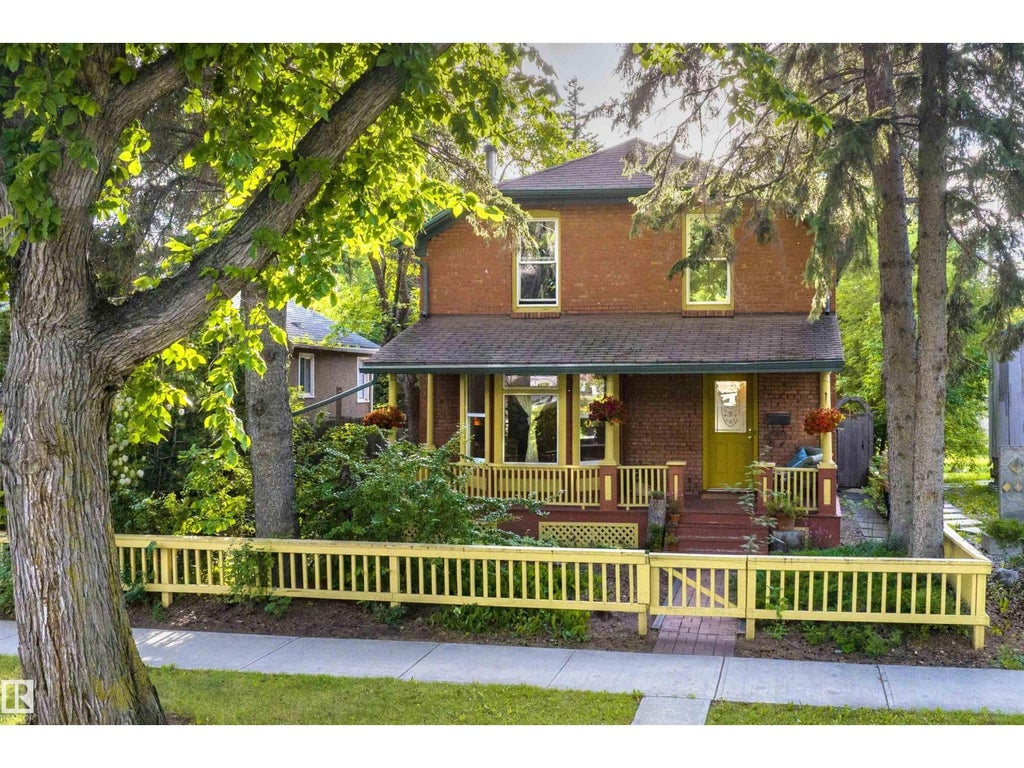 7024 105a St Nw, Edmonton