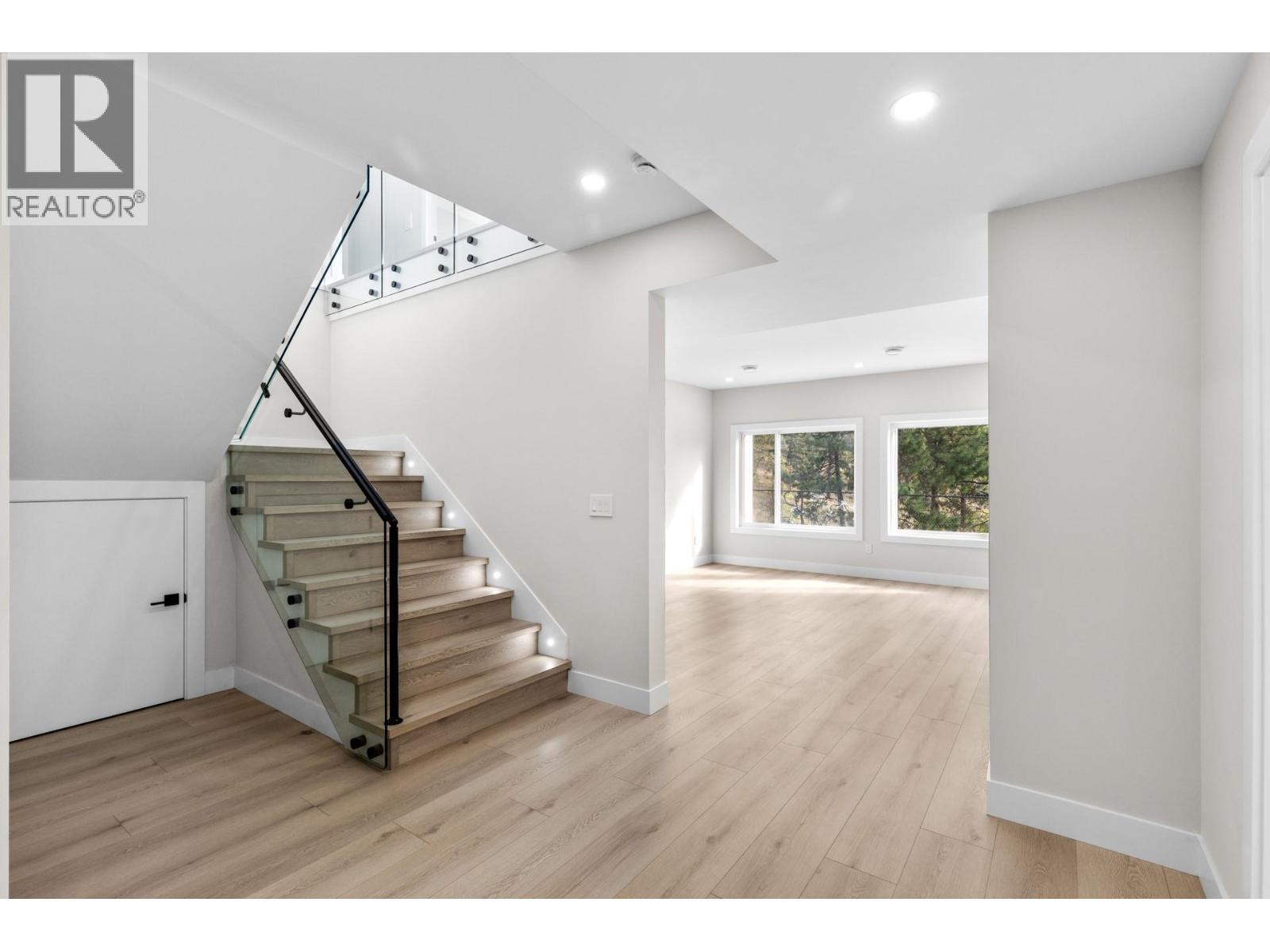 6052 Gerrie Road. Peachland, British Columbia