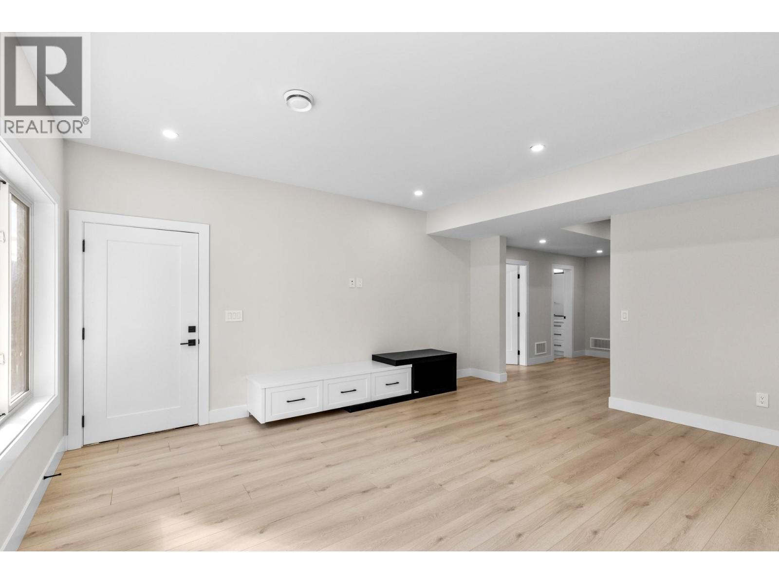 6052 Gerrie Road. Peachland, British Columbia