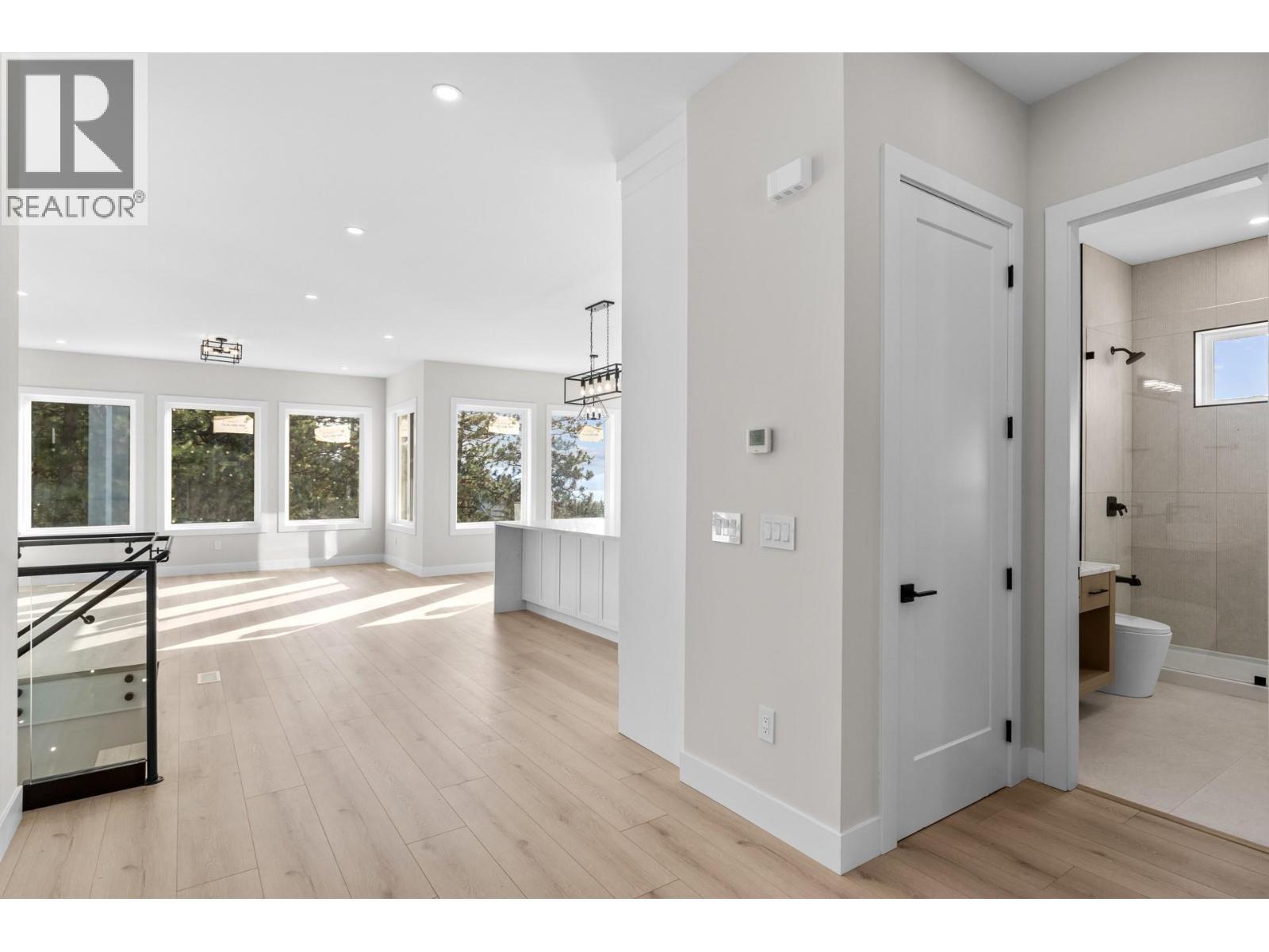 6052 Gerrie Road. Peachland, British Columbia