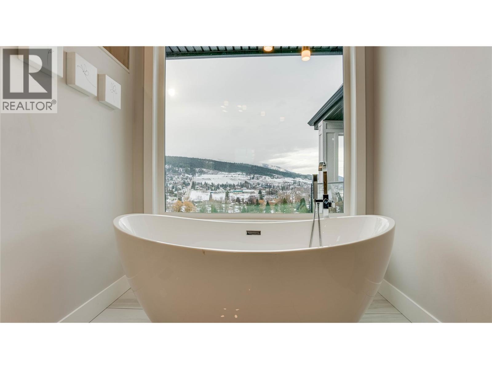 8792 Cortland Place. Coldstream, British Columbia