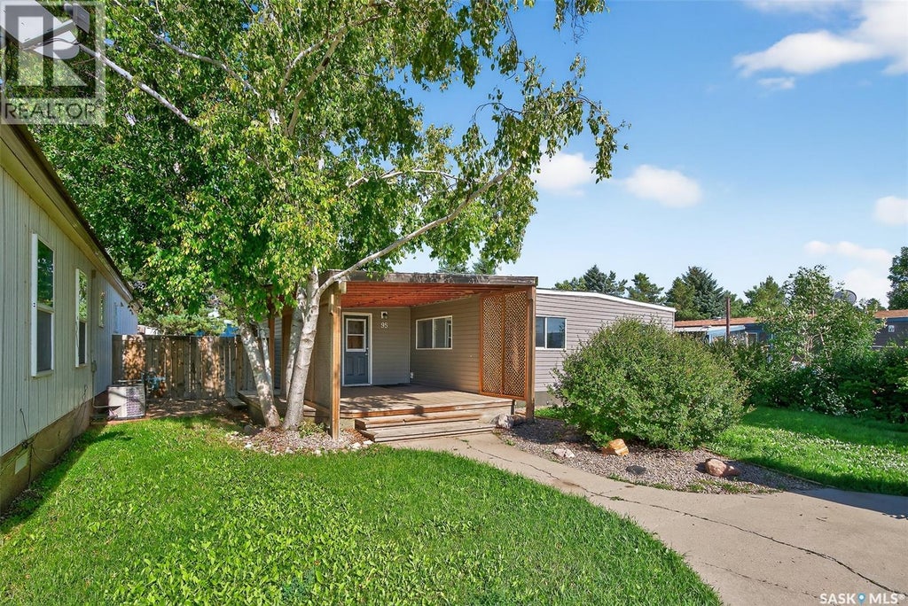 95 Larch Street, Caronport