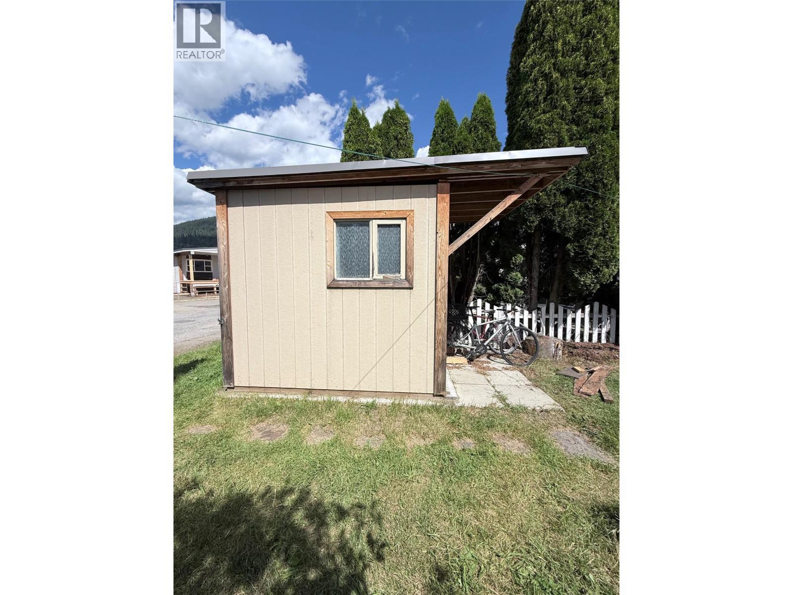 415 Downie Street. Revelstoke, British Columbia