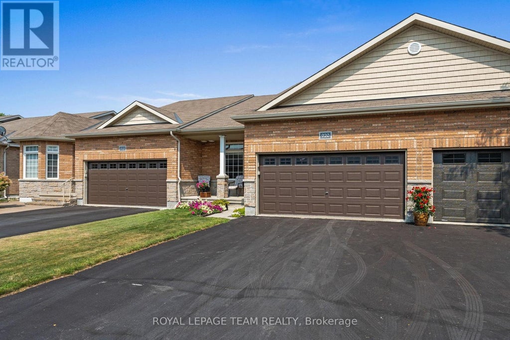 920 Burwash Landing Bay, Ottawa