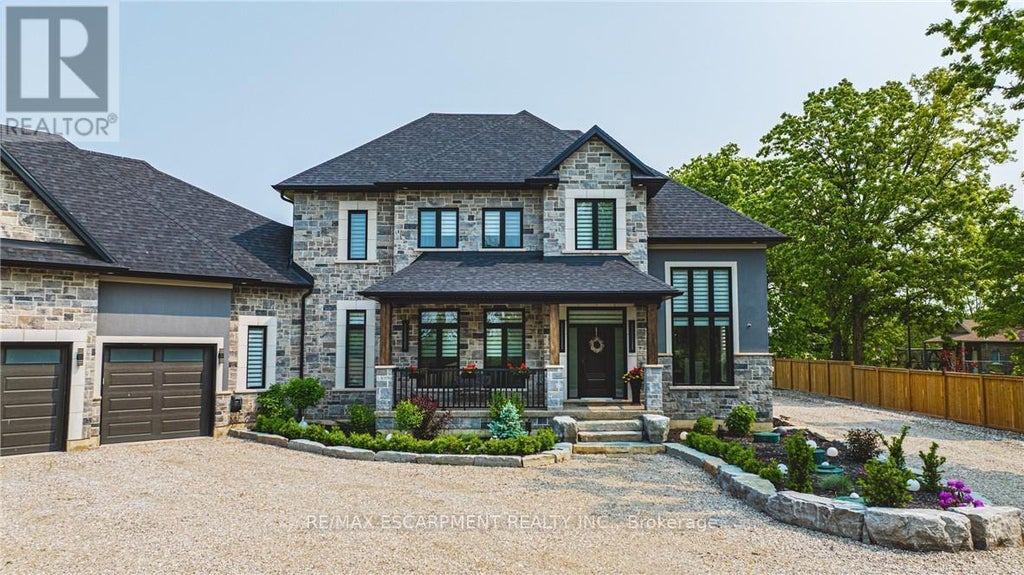 8378 Chippewa Road N, Hamilton (mount Hope)