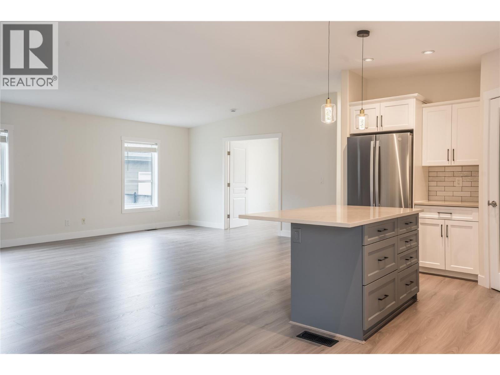 8300 Gallagher Lake Frontage Road Unit# 70. Oliver, British Columbia