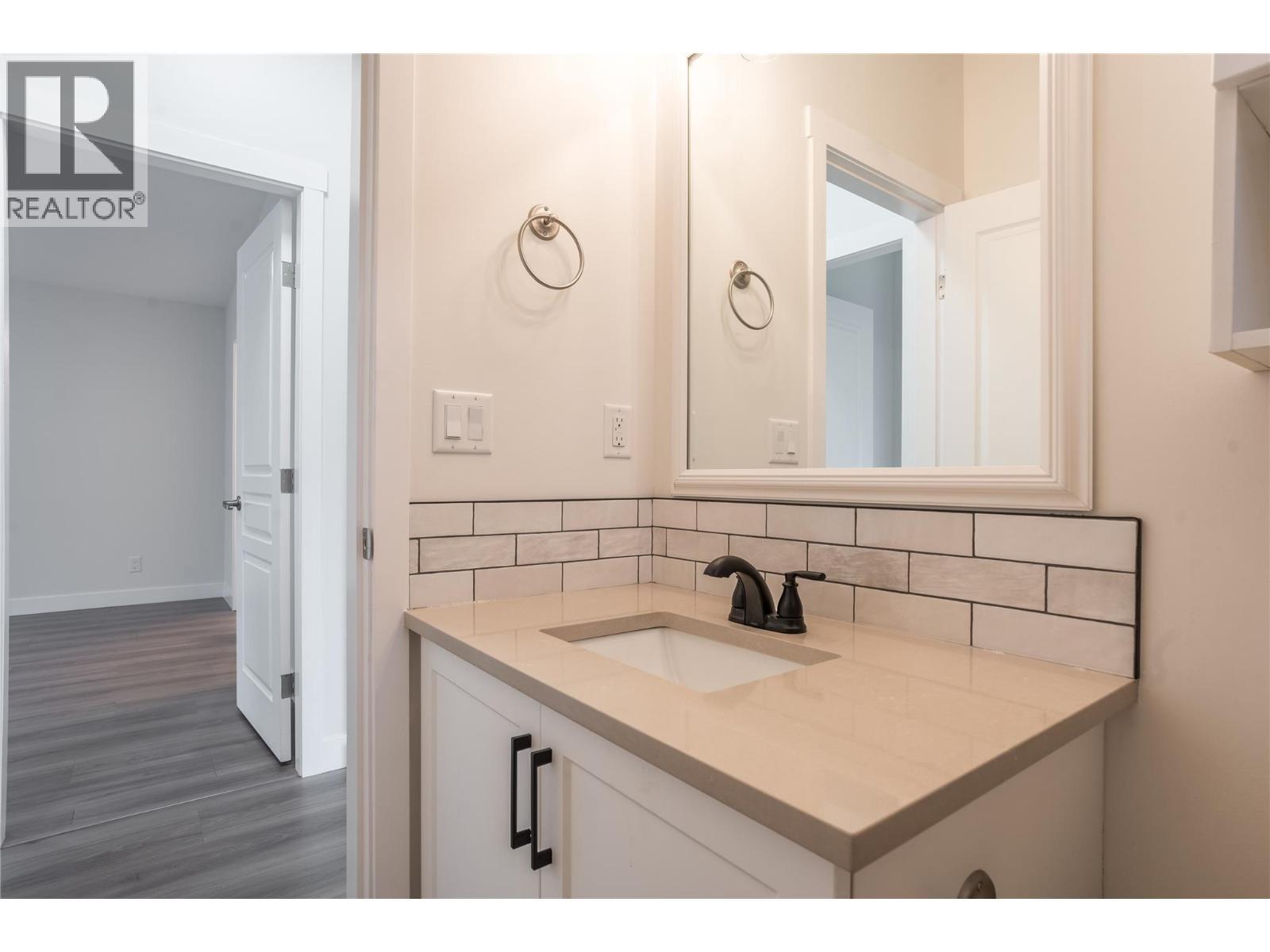 8300 Gallagher Lake Frontage Road Unit# 70. Oliver, British Columbia