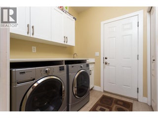 833 Mccurdy Road E. Kelowna, British Columbia