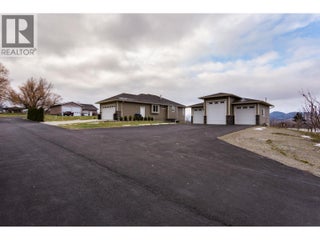 833 Mccurdy Road E. Kelowna, British Columbia